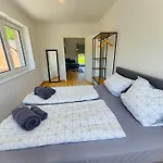 Ecocube 442 - Balkon, 2zimmer, Waschmaschine, Schlafsofa Appartement